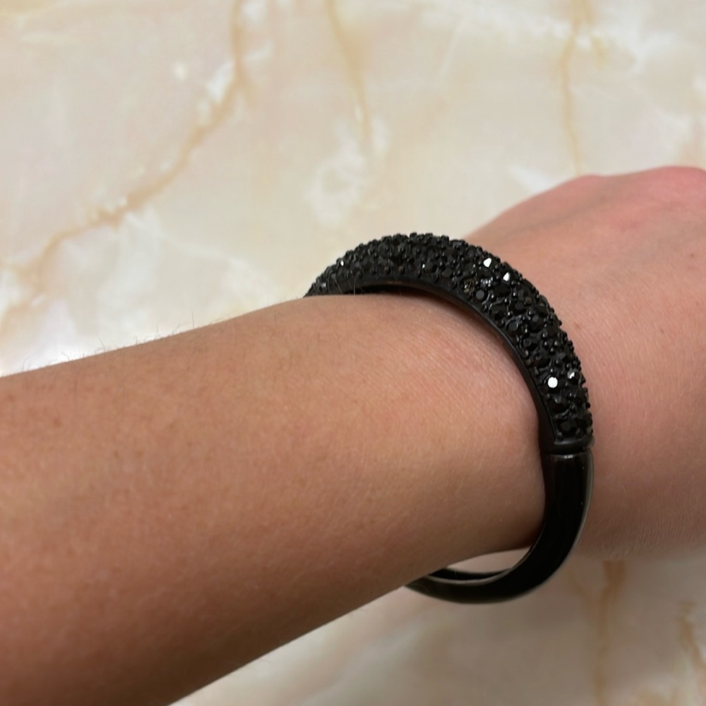Gorgeous black crystal bracelet - Picture 3 of 5